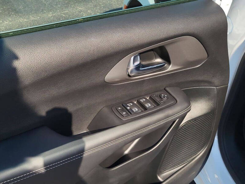 2026 Chrysler Voyager LX