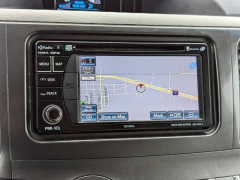 2014 Toyota Sienna XLE 7-Passenger Auto Access Seat