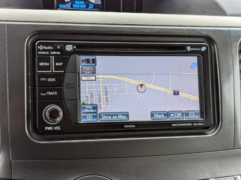 2014 Toyota Sienna XLE 7-Passenger Auto Access Seat