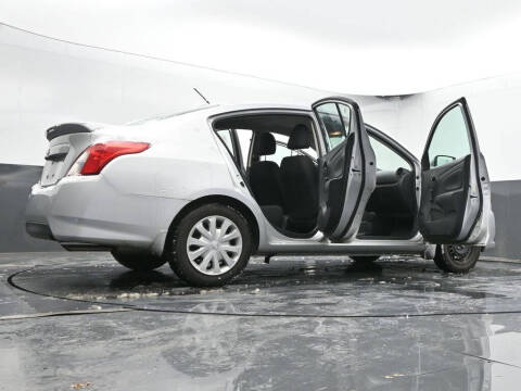 2019 Nissan Versa S Plus