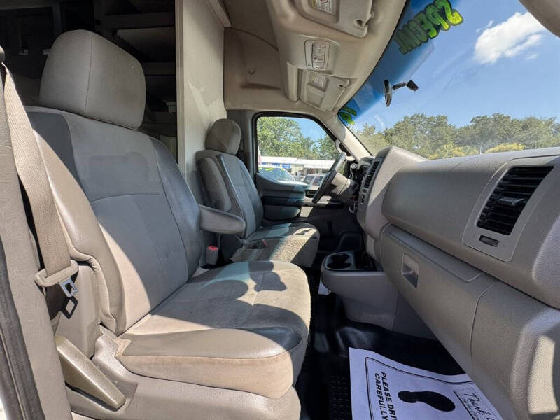 2014 Nissan NV 2500 HD SV