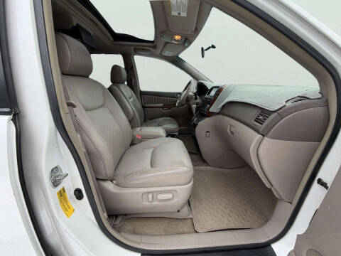 2005 Toyota Sienna XLE 7 Passenger