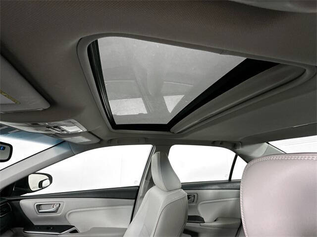 2016 Toyota Camry Hybrid XLE