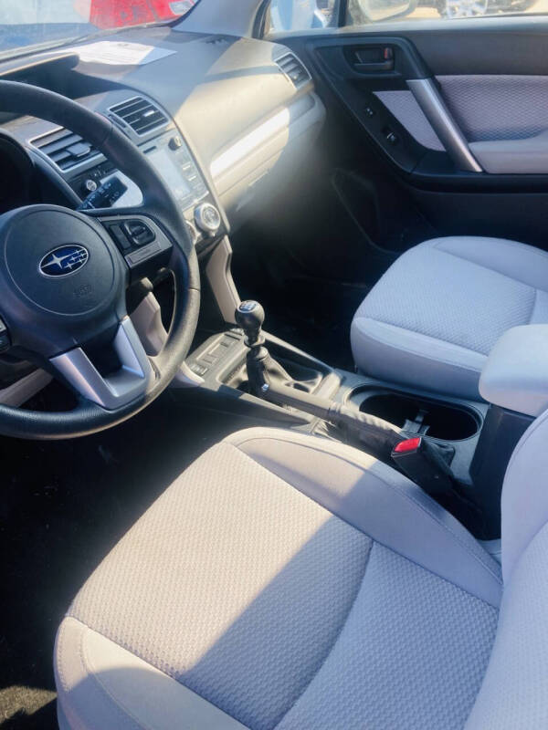 Image 4 of 2018 Subaru Forester 2.5i Premium