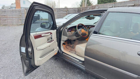 2003 Lincoln Town Car Signature