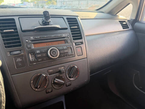 2012 Nissan Versa 1.8 S