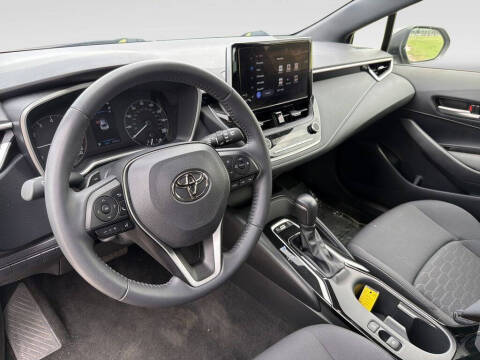 2025 Toyota Corolla Hatchback SE