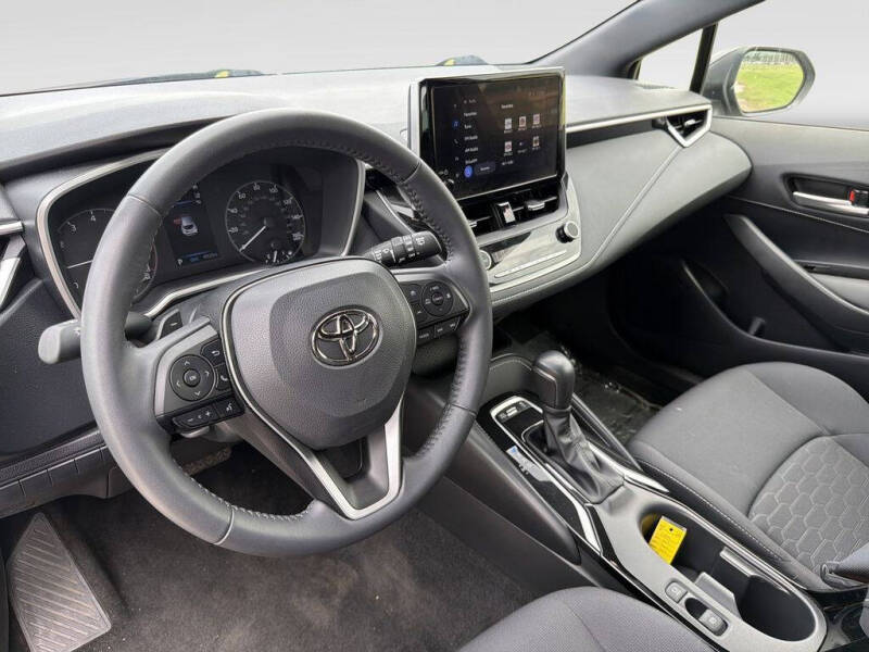 2025 Toyota Corolla Hatchback SE