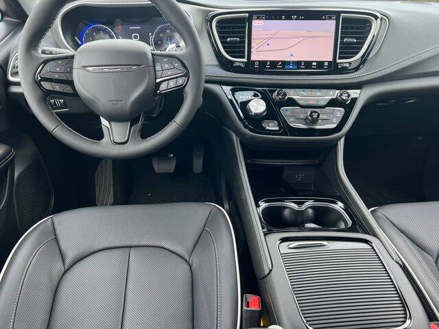 2027 Chrysler Pacifica Limited