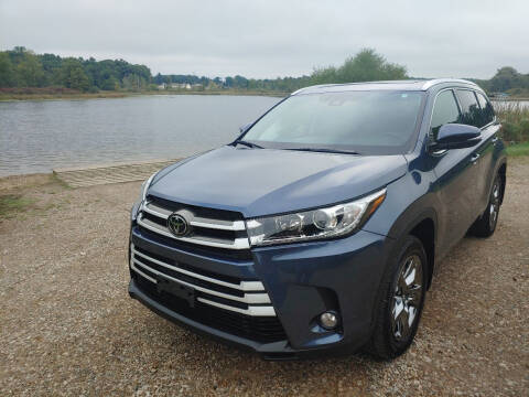 2018 Toyota Highlander for sale at Rombaugh's Auto Sales in Battle Creek MI