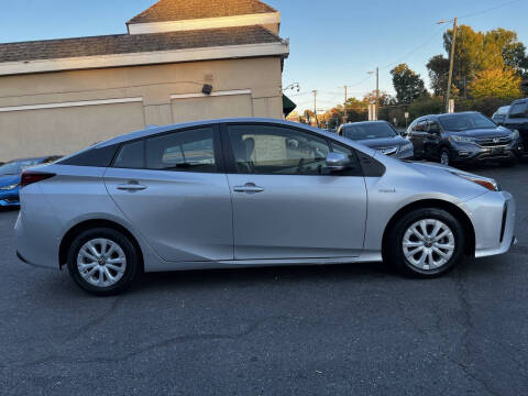 2022 Toyota Prius LE