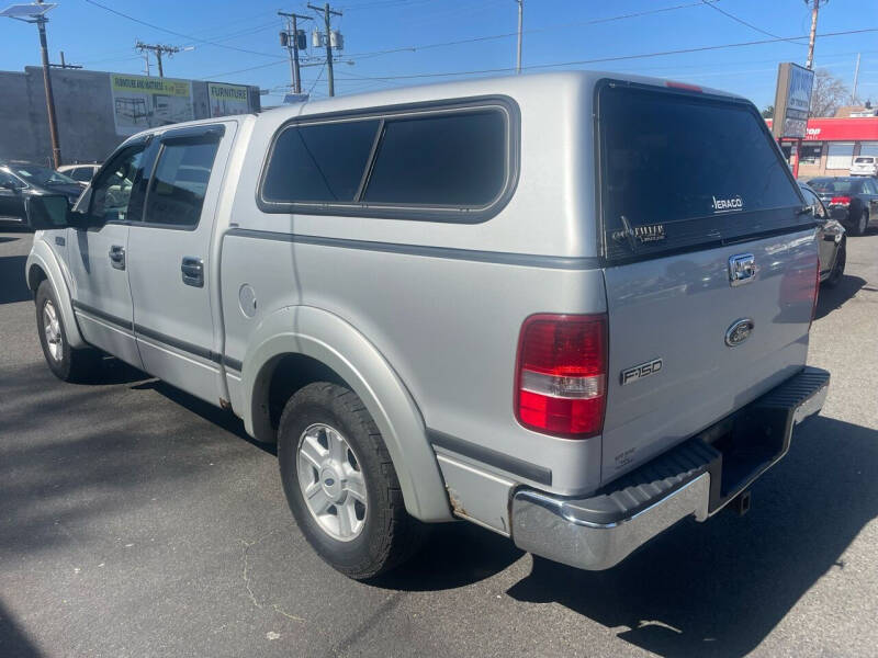 2004 Ford F-150 XLT photo 4