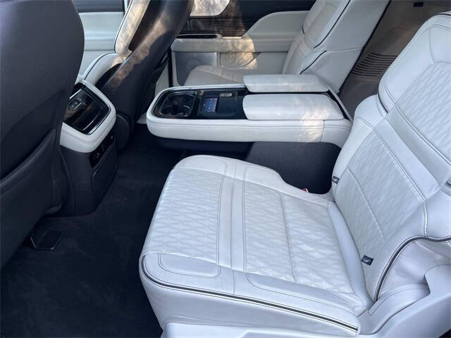 2023 Lincoln Navigator L Black Label