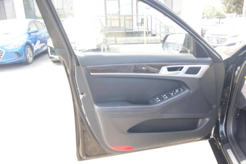 2015 Hyundai Genesis