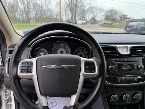 2013 Chrysler 200 Limited