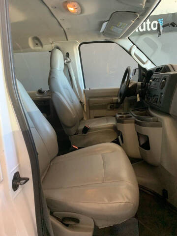 2013 Ford E-Series E-350 SD XLT
