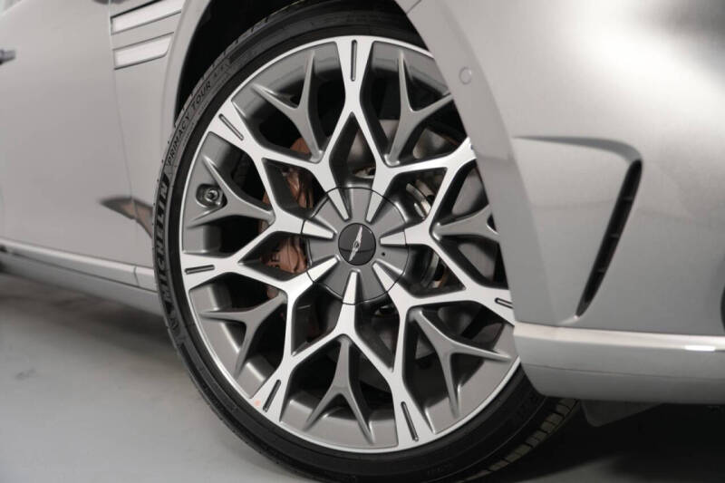 2024 Genesis G90 3.5T e-Supercharger