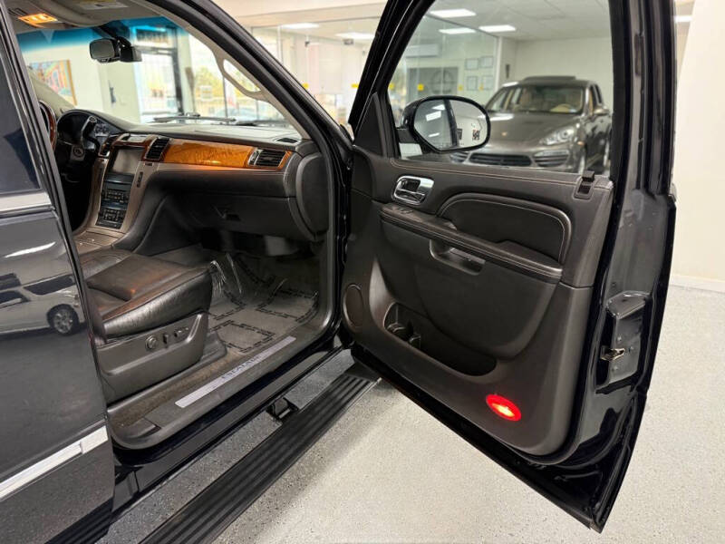 2013 Cadillac Escalade Platinum Edition