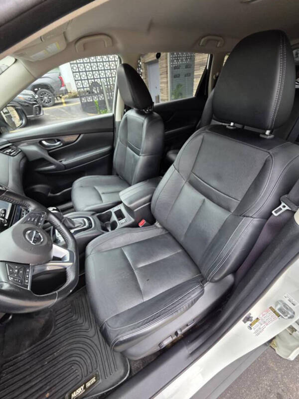 2017 Nissan Rogue SL