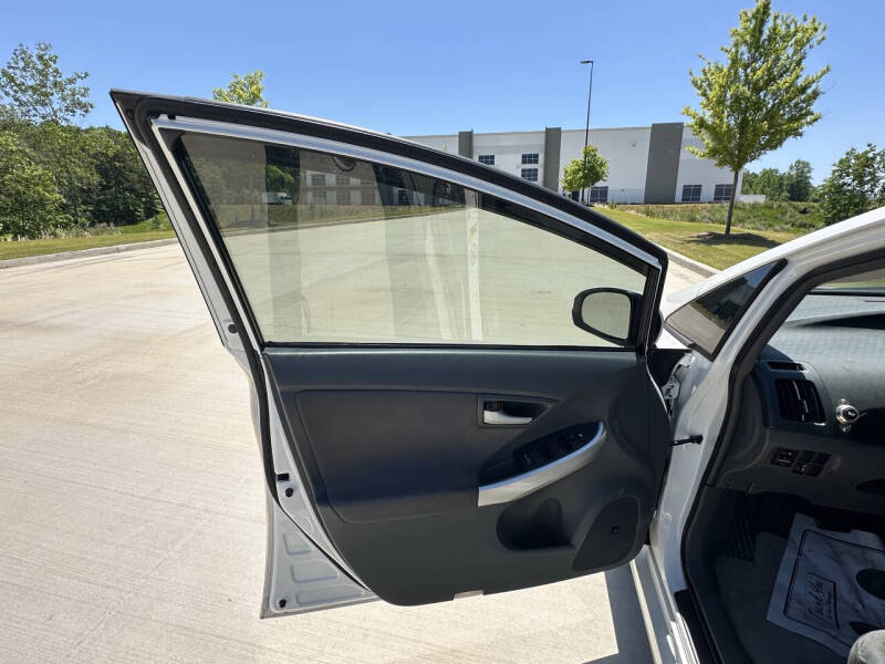 2010 Toyota Prius III