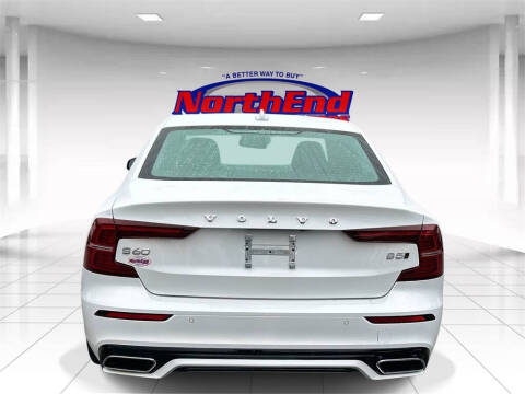 2022 Volvo S60 B5 Momentum