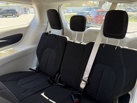 2021 Chrysler Voyager L