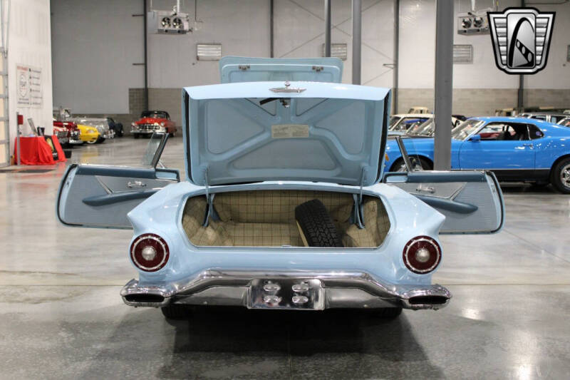 1957 Ford Thunderbird