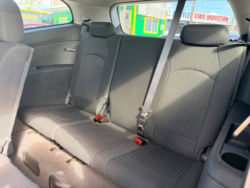 2011 Chevrolet Traverse LT