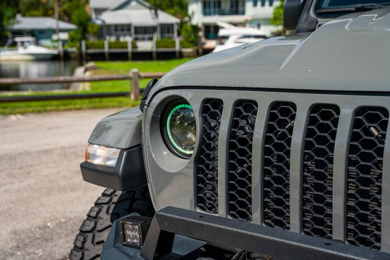2021 JEEP Gladiator Pickup - $56,999