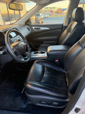 2018 Nissan Pathfinder SL