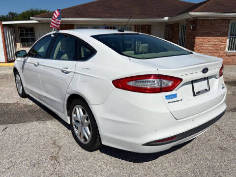 2015 Ford Fusion SE