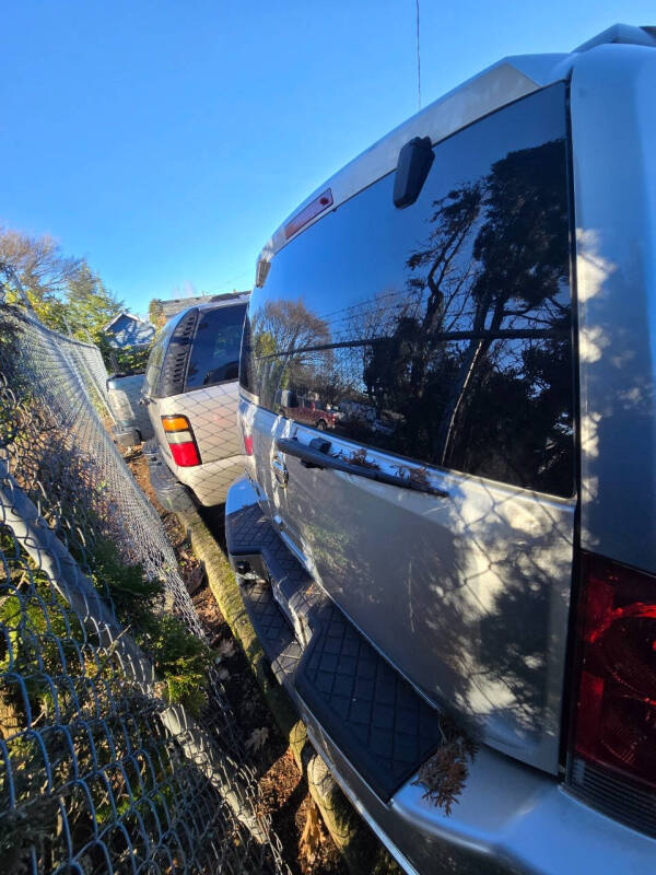 2011 Nissan Armada SV