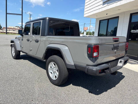 2022 Jeep Gladiator Sport