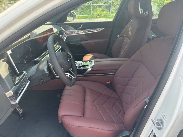 2025 BMW 7 Series 740i xDrive