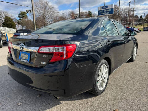 2014 Toyota Camry Hybrid LE