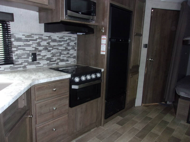 2020 Coleman Lantern 263BH