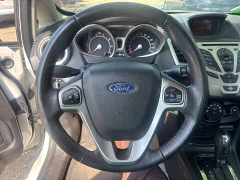 2013 Ford Fiesta SE