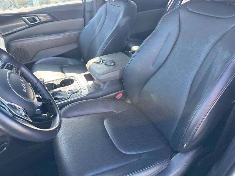 2025 Kia Carnival LXS