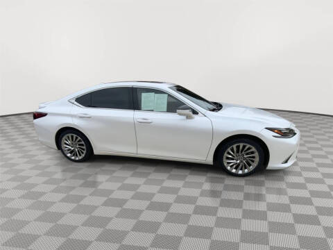 2023 Lexus ES 300h Luxury