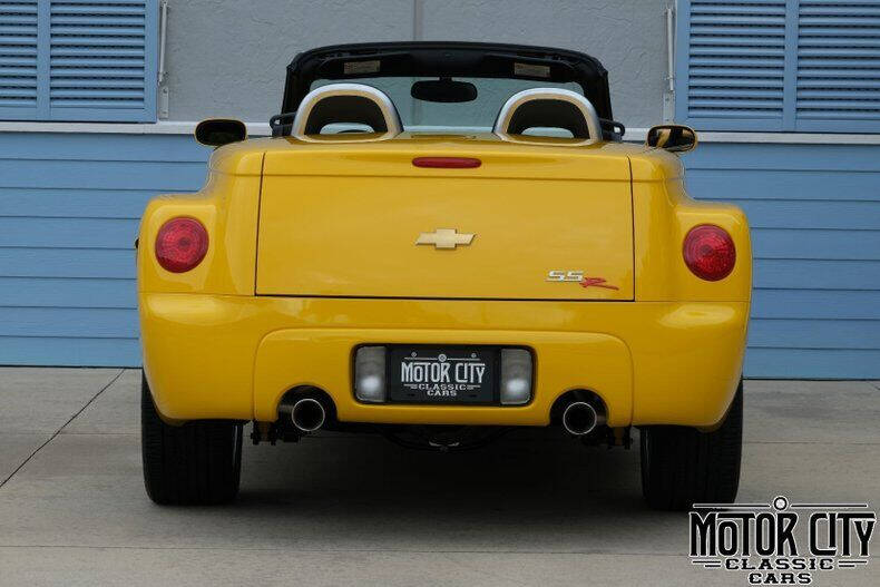 2004 Chevrolet SSR LS