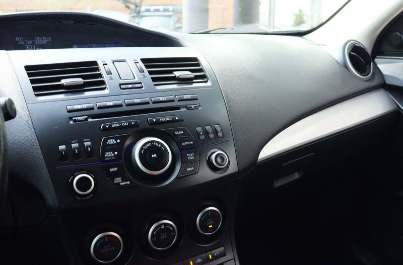 2013 Mazda MAZDA3 i Touring