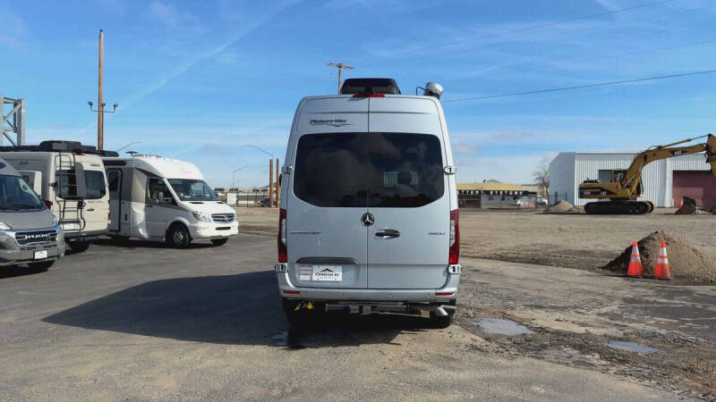 2025 Mercedes-Benz Sprinter