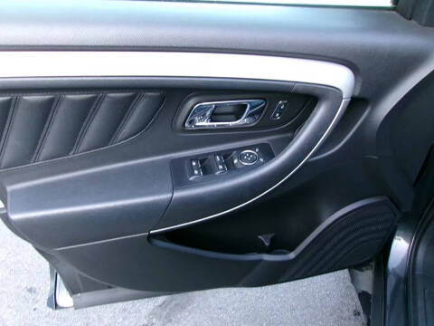 2018 Ford Taurus SEL