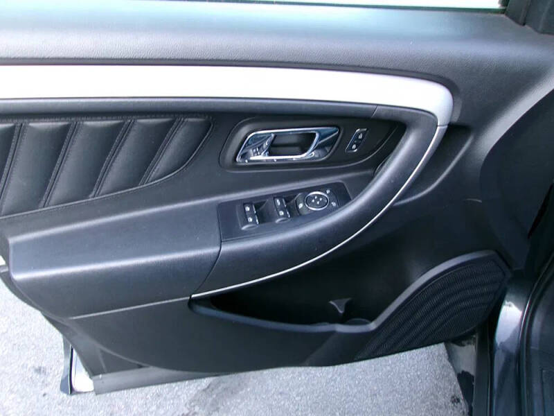 2018 Ford Taurus SEL