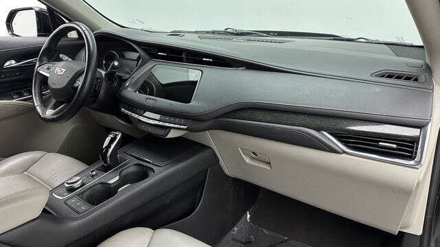 2020 Cadillac XT4 Premium Luxury