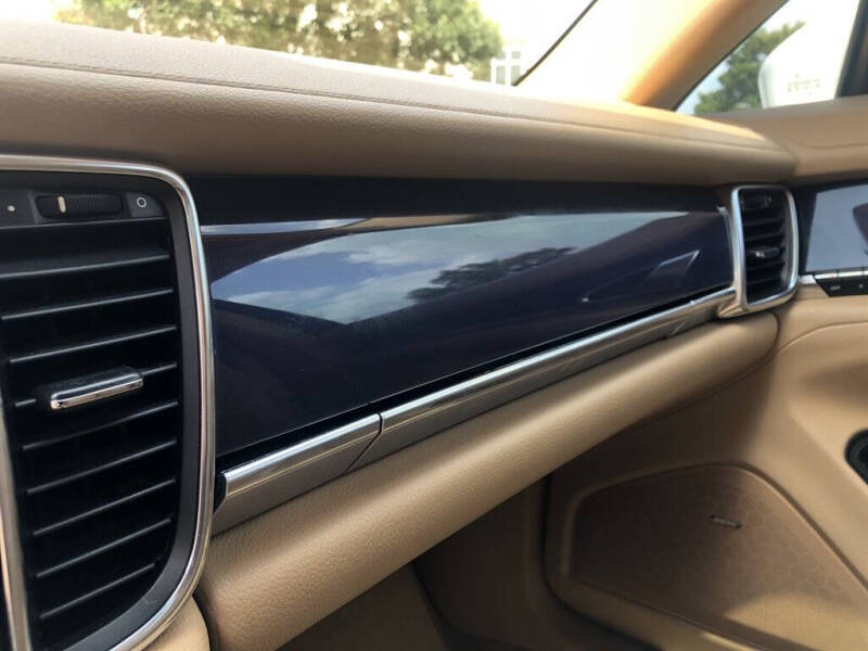 2012 Porsche Panamera
