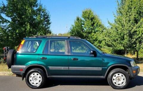 2001 Honda CR-V for sale at CLEAR CHOICE AUTOMOTIVE in Milwaukie OR
