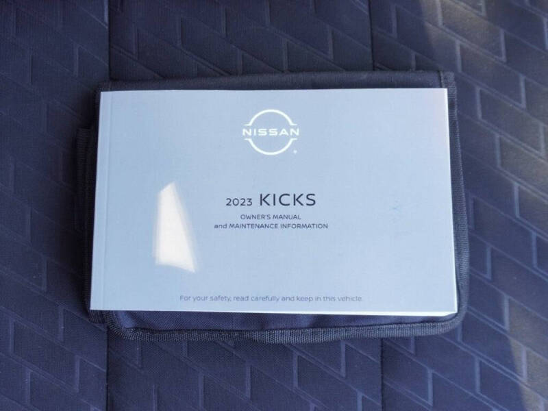 2023 Nissan Kicks SR