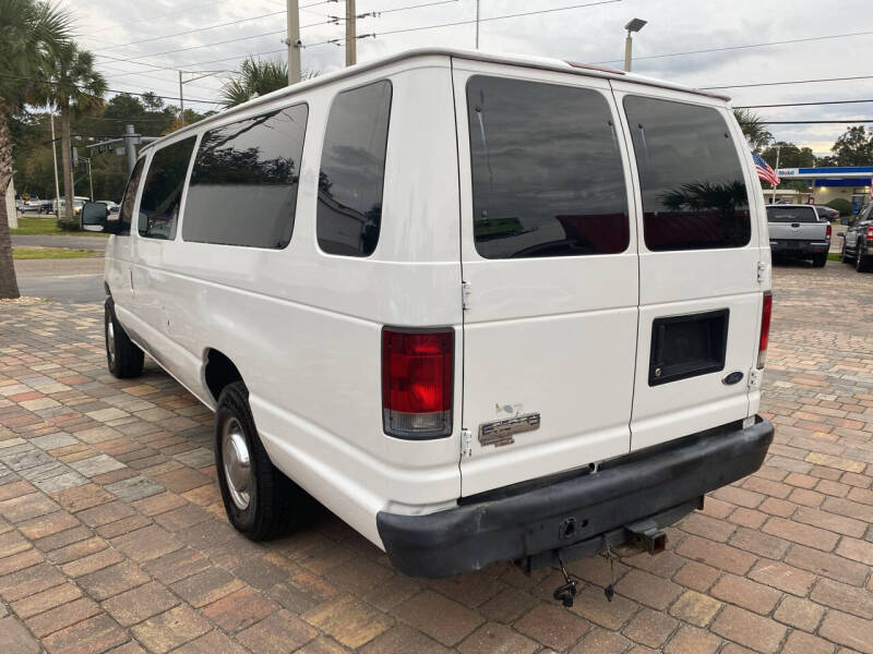 2006 Ford Econoline Wagon XL photo 7