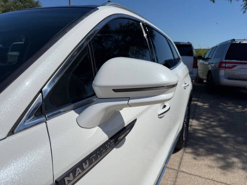 2020 Lincoln Nautilus Reserve